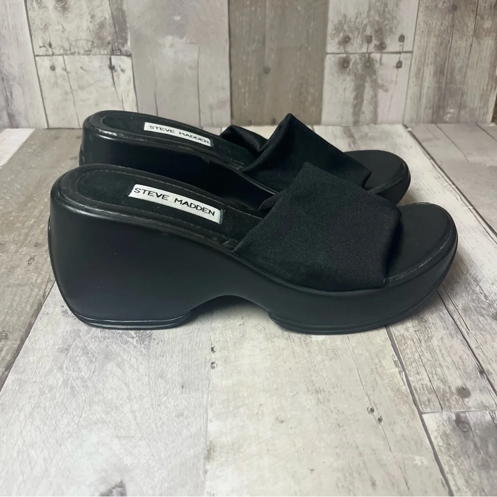 Y2K Steve Madden Black Platform Sandals Size 7.5